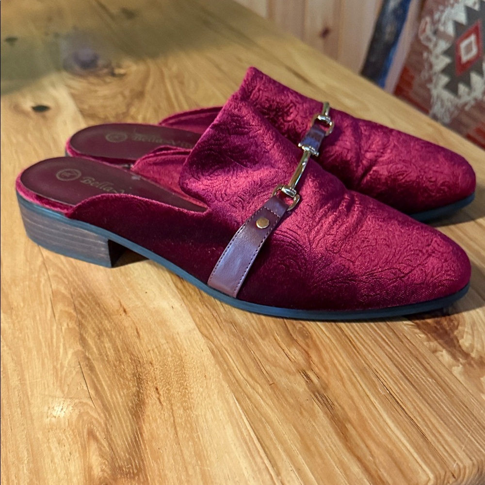 Bella Vita Women's Red Velvet Slip On Mules, Size 11 - Picture 4 of 12